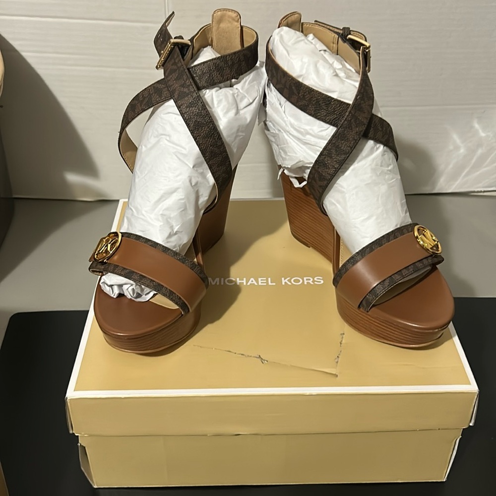 Michael Kors Carmen wedges